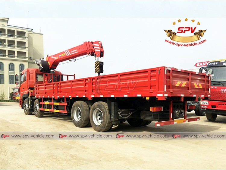 DONGFENG Truck With Loading Crane - Left Back Side View 